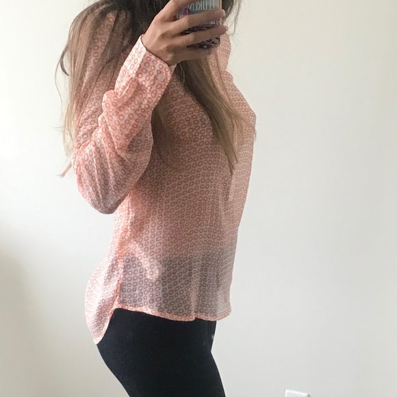 blouse - Picture 2 of 2